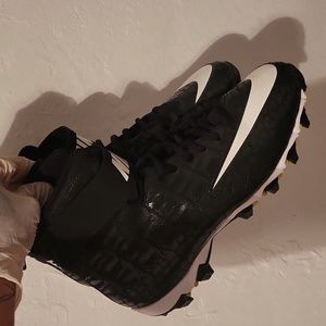 Men's football/basketball nike cleats 9.5